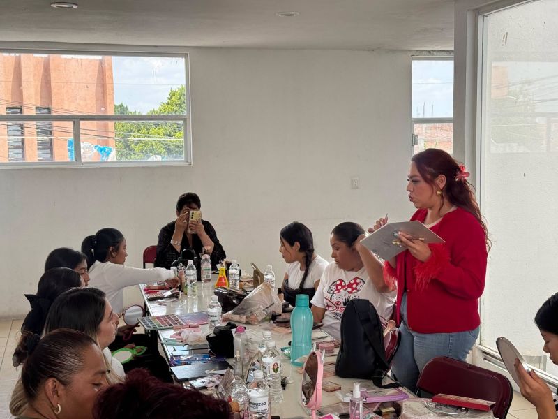 ¡Gran cierre de nuestro Taller de Automaquillaje!